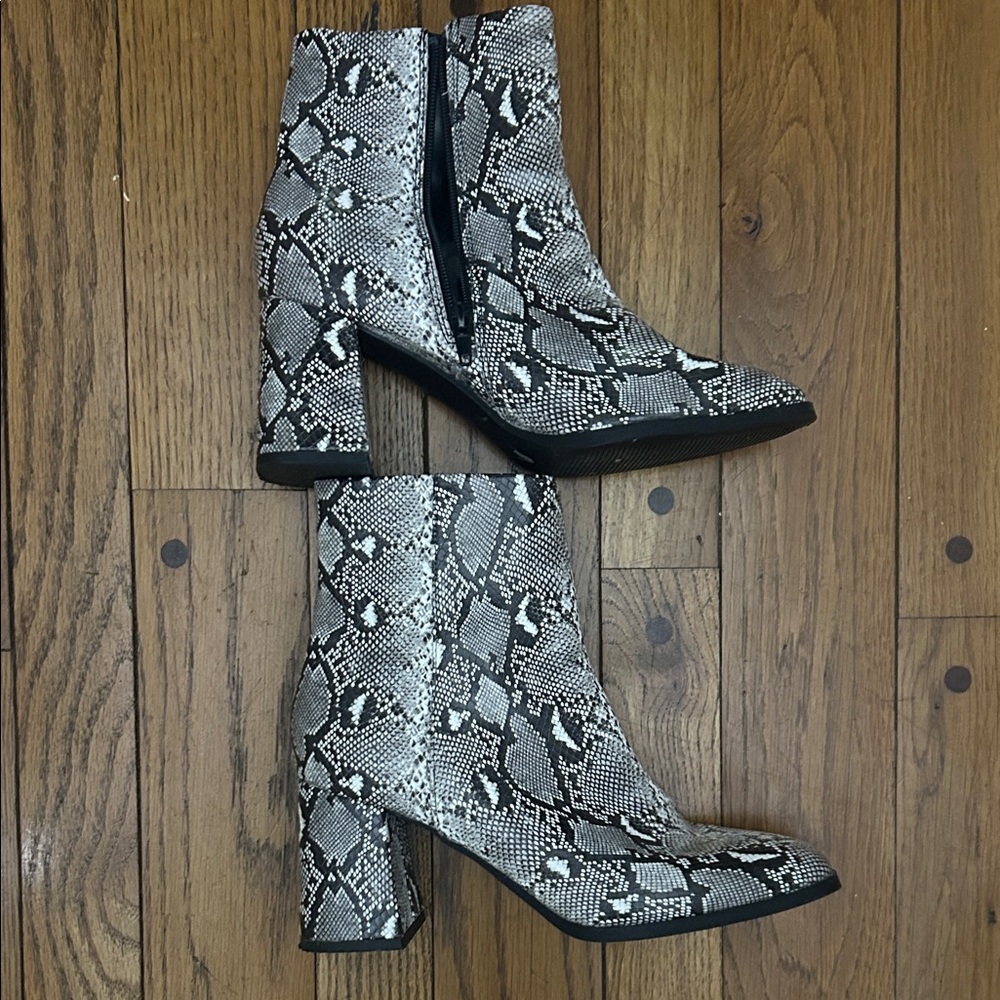 NEW Madden Girl Black and Gray Snakeskin Ankle Boots